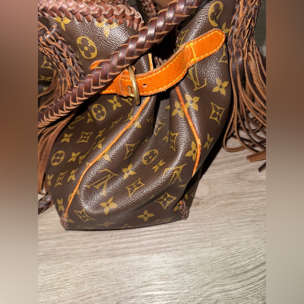 Louis Vuitton Batignolles Shoulder Bag with Fringe - Picture 7 of 8